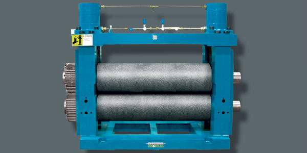 Máquina de gofrado en linea para papel, plástico, papel de aluminio y acero de Embossing World.