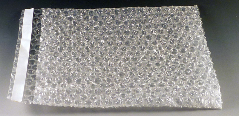 Bolsa/sobre burbuja con solapa adhesiva producido con Parsifal Lambda