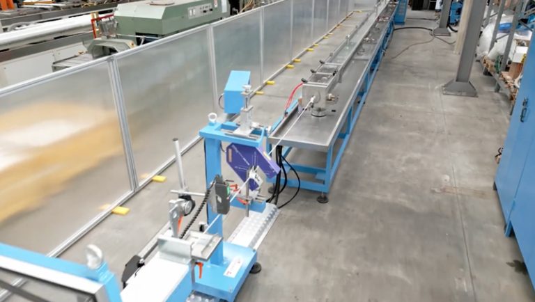 Línea de extrusión para micro perfiles plásticos